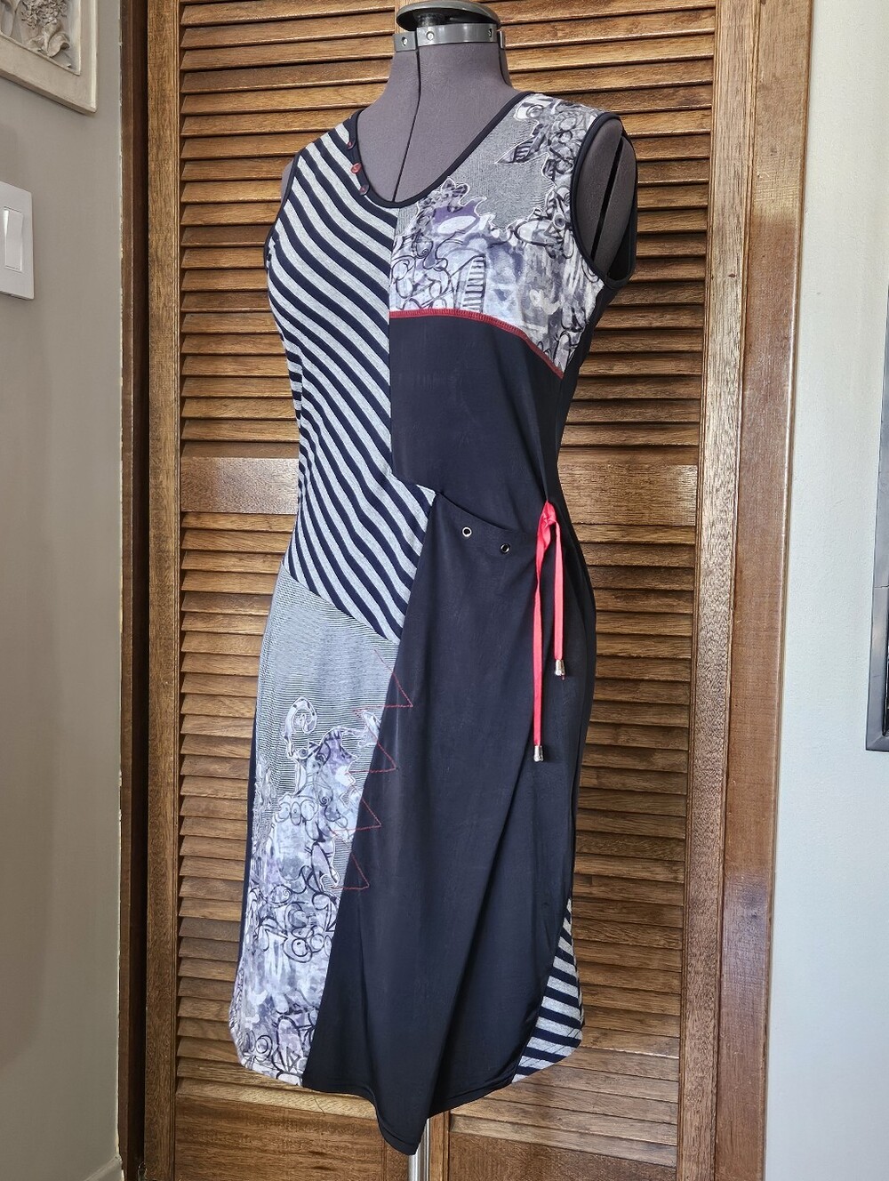 Fun! Abstract Panel Sleeveless Dress.